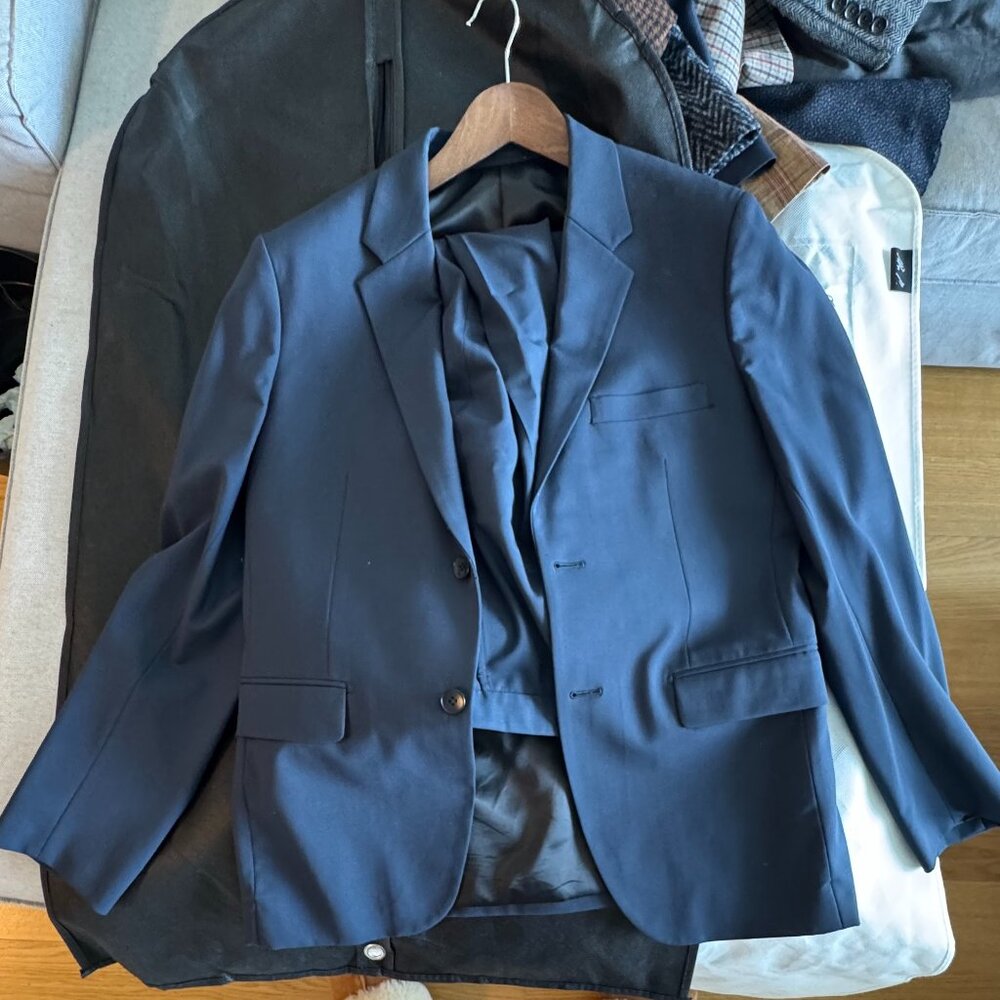 Theory Navy Wool-Blend Suit – 38R / Small – Tailored Inseam